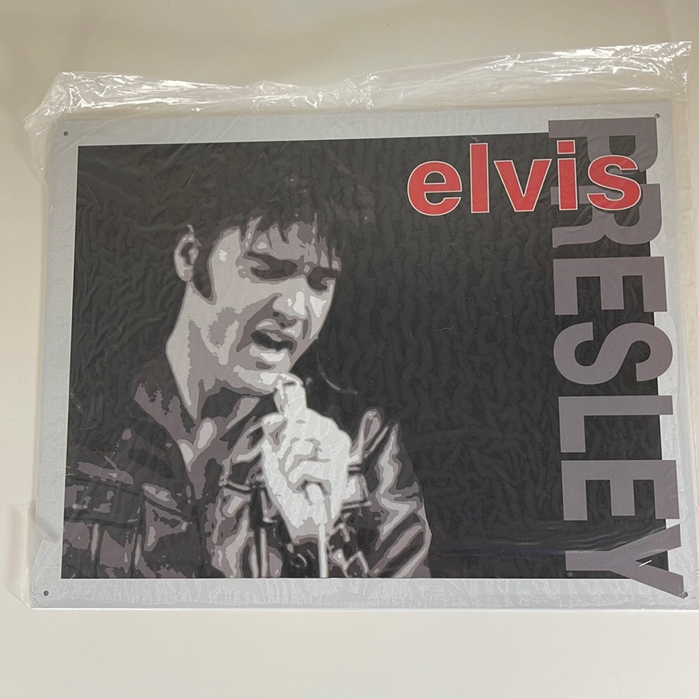 NWT Elvis Presley Tin Sign